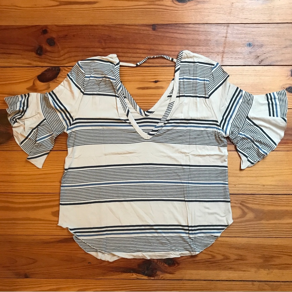 Chaser Women's Striped Bell Sleeve Top - Black and White, NWT, M - Picture 5 of 6